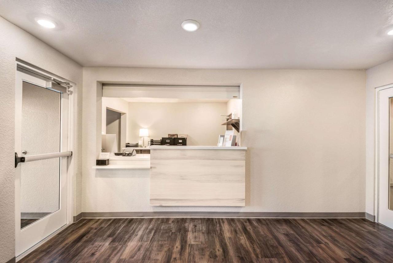 Woodspring Suites 布雷登顿 外观 照片